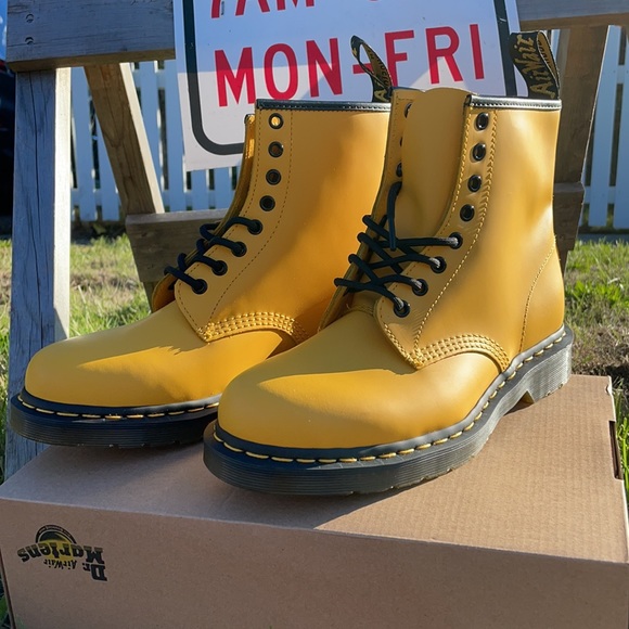 Dr. Martens 1460 Eye Lace/up  Boots Yellow - Picture 5 of 13
